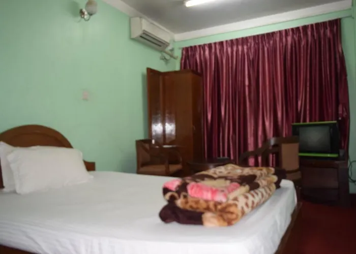 Hotel Nandini 2*